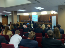Chairman Mo Stein addresses the 2013 class of Valley Leadership about PlanPHX. 
