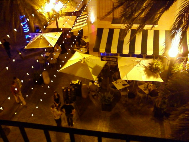 South Beach some streets closde from 6pm till 6am and the shops/restaurants create a wonderful walkable experience.