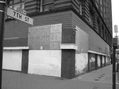 Live-Work Spaces In "Ghost" Buildings 